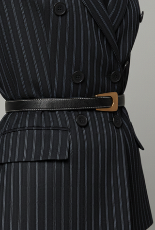 Reversible Belt with Angular Asymmetrical Buckle