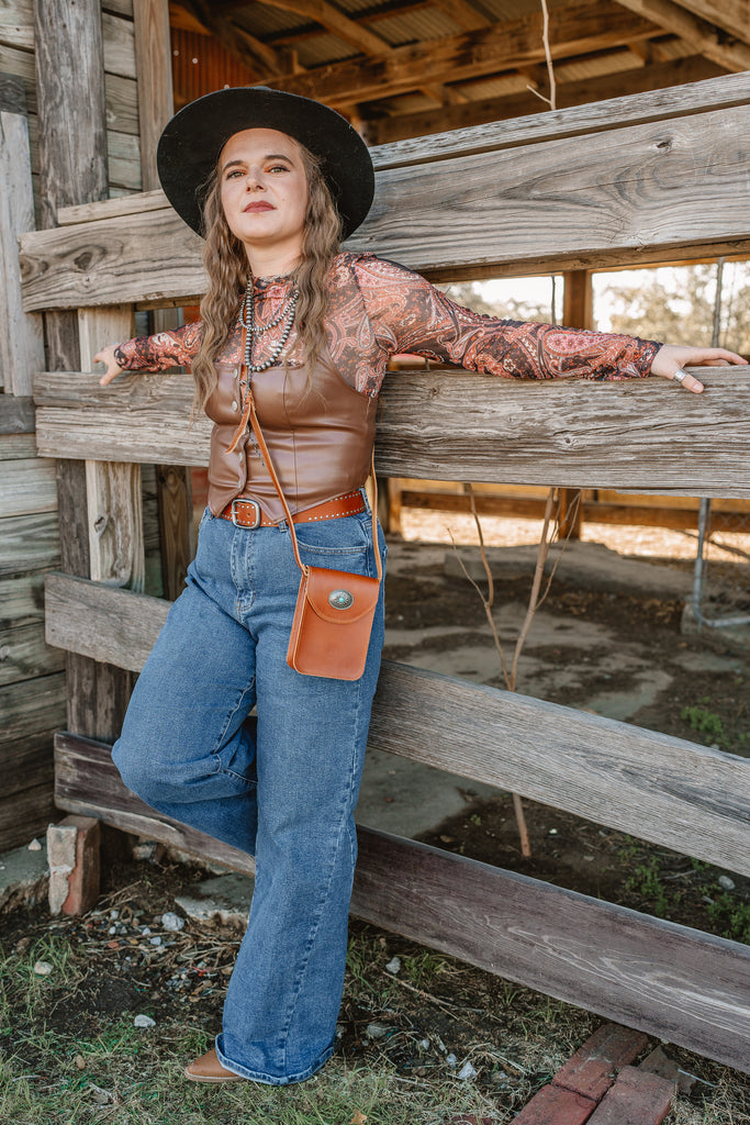 Women - Grunge Stud Lined Leather Belt - mostwantedusa